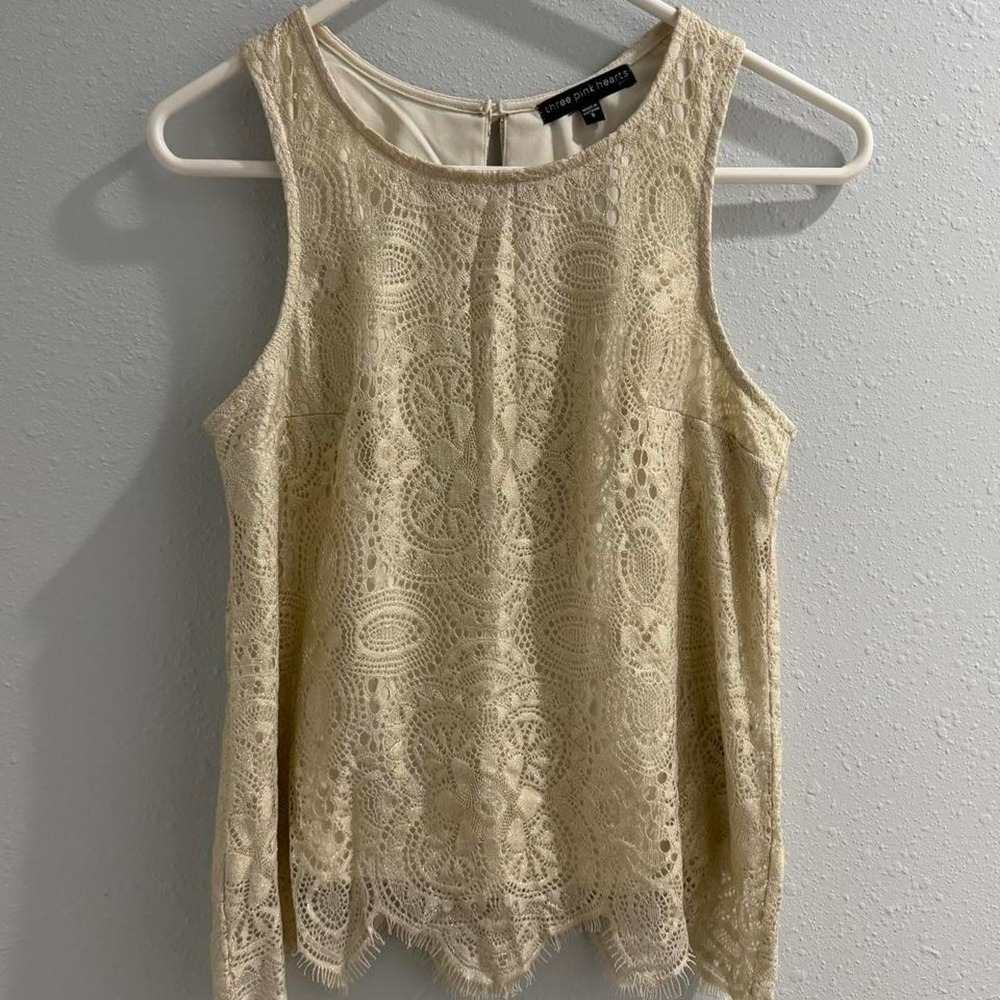 Three little hearts Cream lace tank top with a boho vibe. Size: S